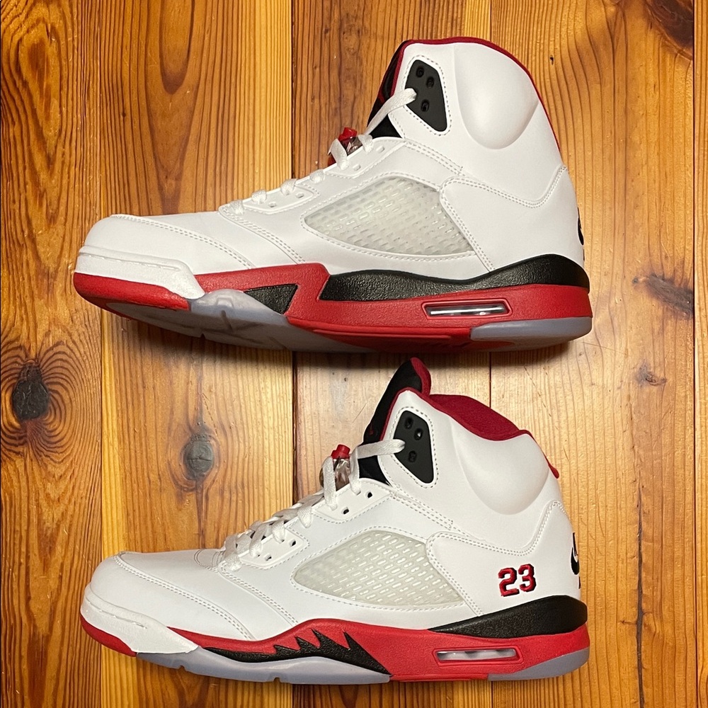 Air Jordan Retro 5 Black Tongue